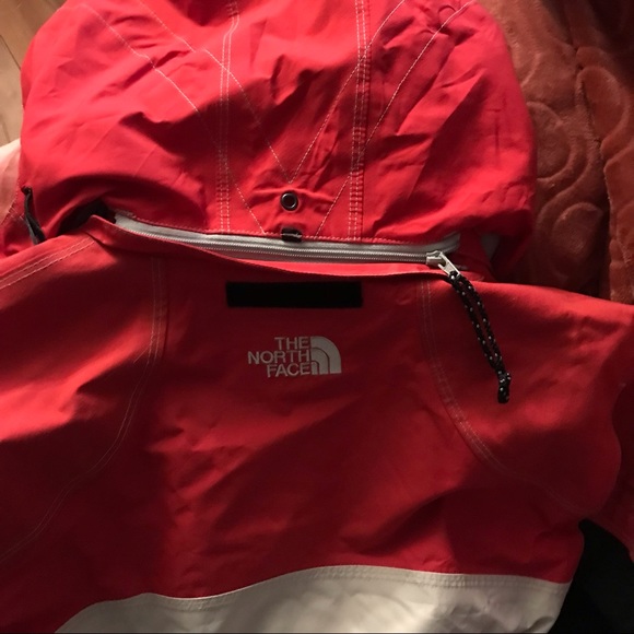 The North Face GORE TEX Mountain Jacket - Picture 13 of 15